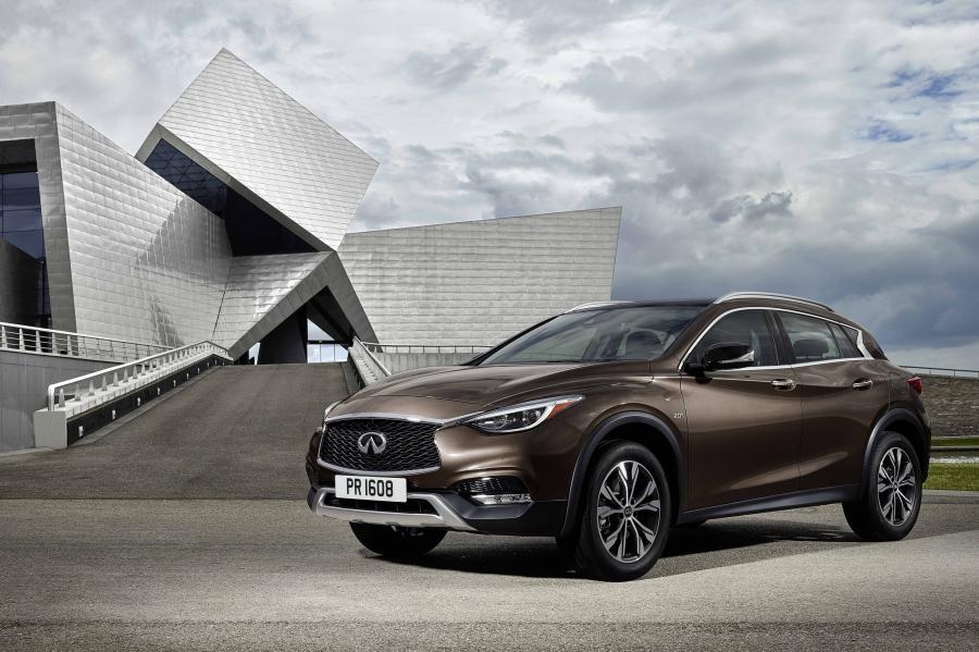  Infiniti QX30 2.0t AWD 2016 года  (фото 21 из 30)